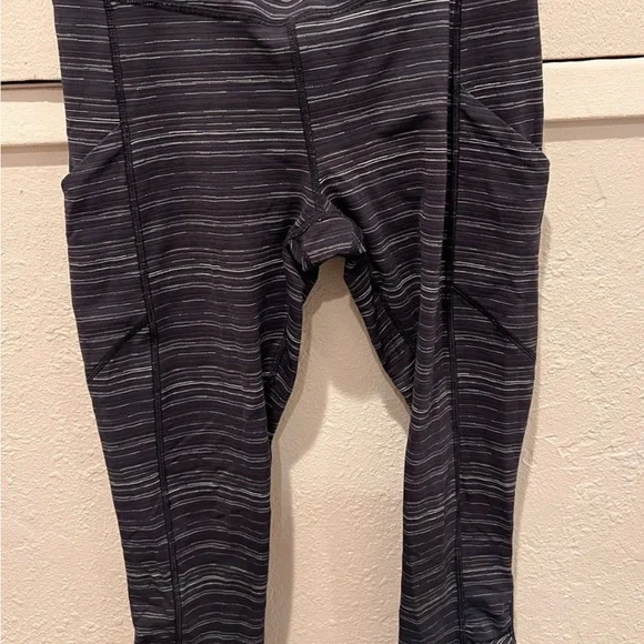 EUC Lululemon Leggings - Picture 2 of 4